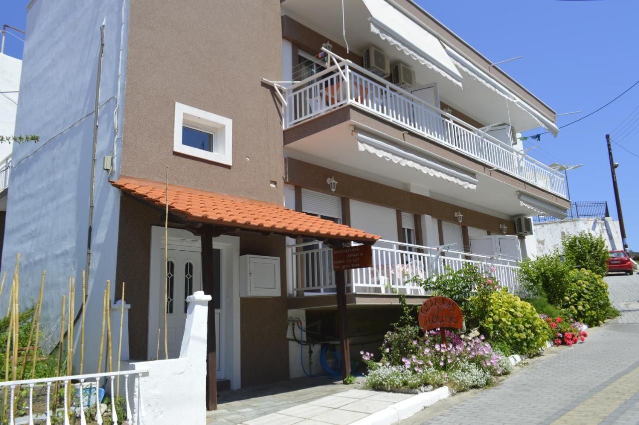 Giannas House Aparthotel Sarti Exterior foto